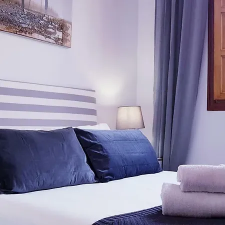 Rosas By Rinamar Villa *